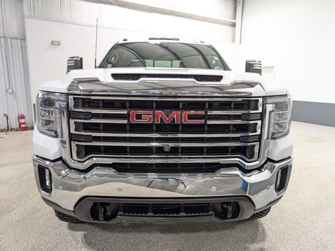 Used 2023 GMC Sierra 3500 SLT w/ SLT Preferred Package image 7