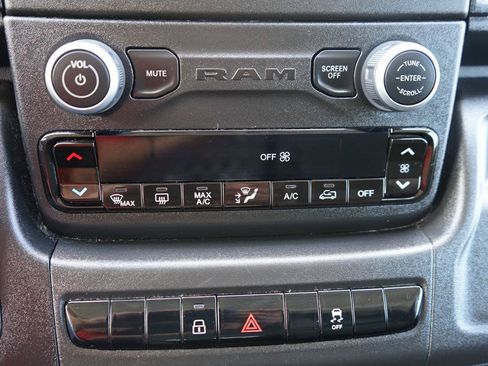 Used 2025 RAM ProMaster 2500 w/ U-Haul Equipment Group FWD image 15