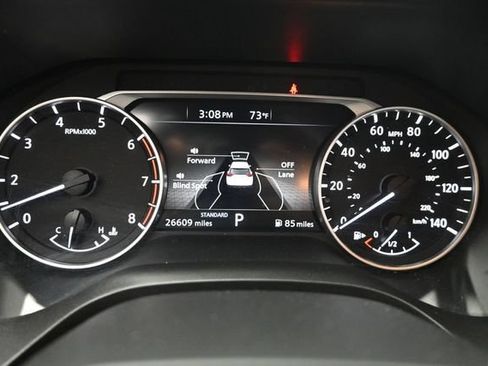 Used 2025 Nissan Rogue SV FWD image 12