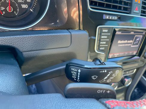 Used 2015 Volkswagen GTI SE image 20