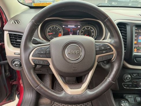 Used 2014 Jeep Cherokee Trailhawk w/ Comfort/Convenience Group image 12