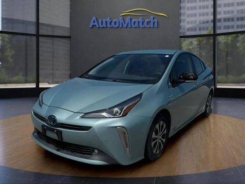 Used 2021 Toyota Prius LE AWD/4WD image 4