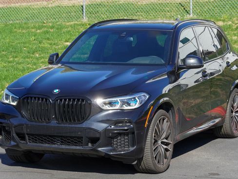 Used 2023 BMW X5 M50i w/ Executive Package image 5