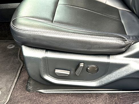 Used 2021 Ford Expedition XLT image 15