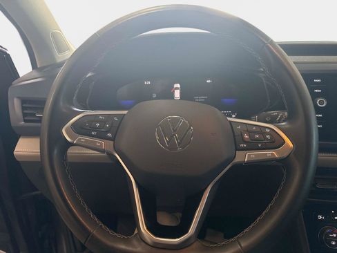 Used 2024 Volkswagen Taos SE image 16