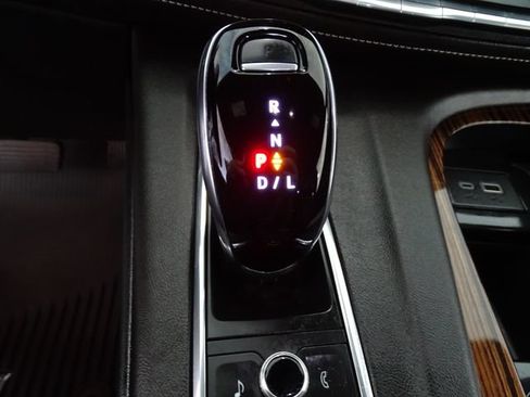 Certified 2024 Cadillac Escalade Premium Luxury w/ Performance Package AWD/4WD image 15