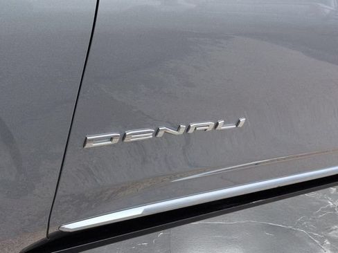 Used 2023 GMC Yukon XL Denali w/ Denali Reserve Package AWD/4WD image 10