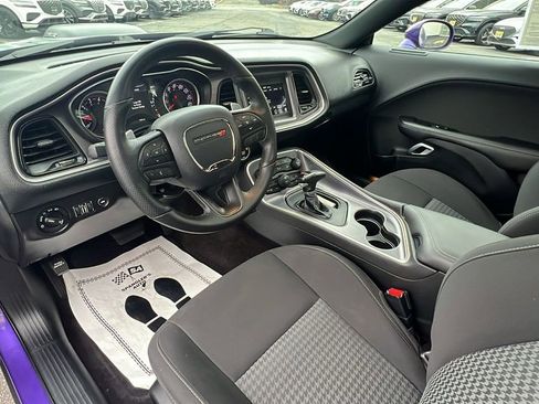 Used 2018 Dodge Challenger R/T image 25