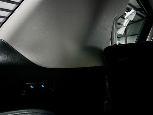 Used 2024 Ford Expedition Limited image 17