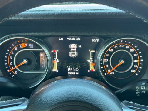 Used 2018 Jeep Wrangler Unlimited Sahara w/ Safety Group AWD/4WD image 51