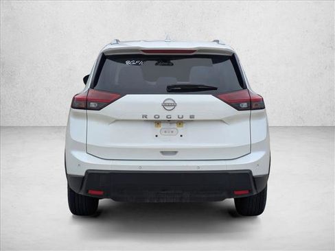 Used 2025 Nissan Rogue SV w/ SV Premium Package FWD image 7