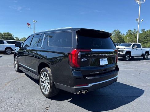 Used 2025 GMC Yukon XL Denali RWD image 5