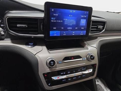 Used 2023 Ford Explorer XLT w/ Equipment Group 202A AWD/4WD image 19
