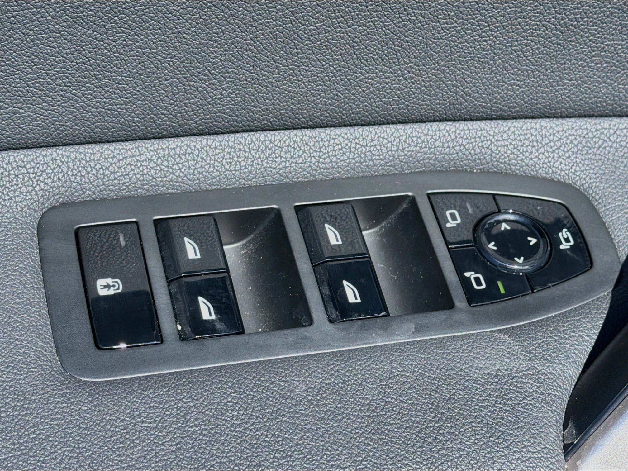 Used 2024 BMW iX M60 AWD/4WD image 24