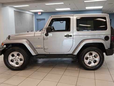 Used 2014 Jeep Wrangler Sahara w/ Connectivity Group AWD/4WD image 2