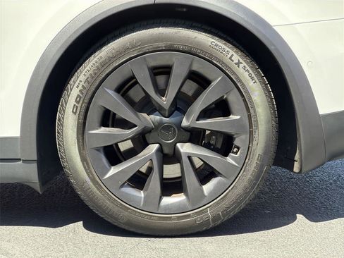Used 2023 Tesla Model X AWD/4WD image 9