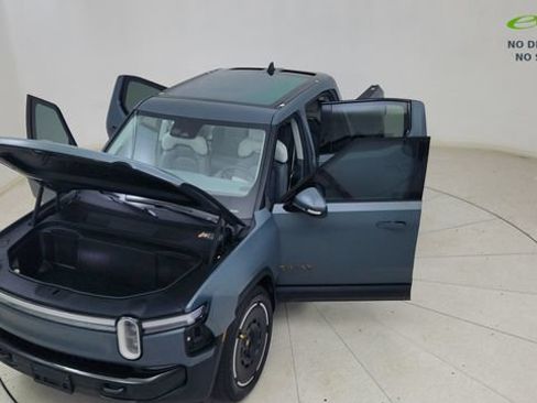 Used 2025 Rivian R1T Premium AWD/4WD image 85