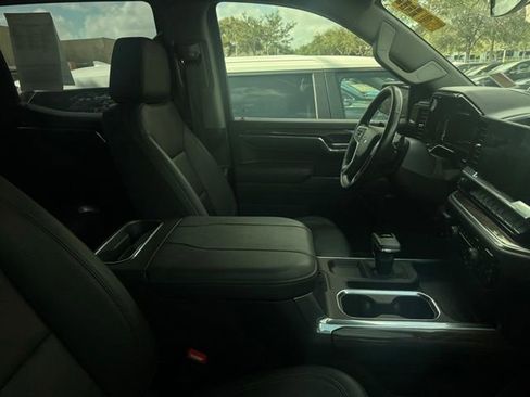 Used 2025 Chevrolet Silverado 1500 LT Trail Boss AWD/4WD image 5