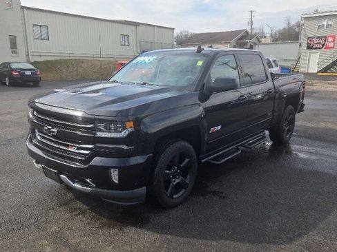 Used 2017 Chevrolet Silverado 1500 LTZ Z71 w/ Realtree Edition image 2