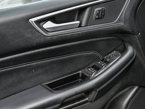 Used 2017 Ford Edge Titanium w/ Equipment Group 301A image 12