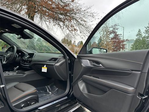 New 2025 Cadillac CT4 V w/ Super Cruise Package image 11