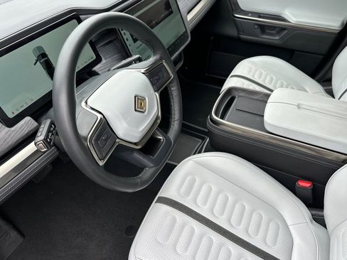 Used 2025 Rivian R1T Adventure AWD/4WD image 9