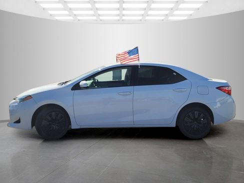 Used 2018 Toyota Corolla LE image 7