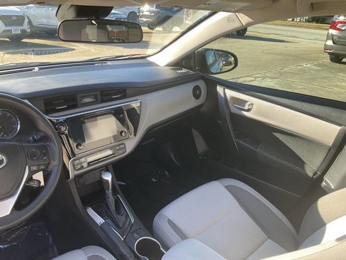 Used 2018 Toyota Corolla LE image 14