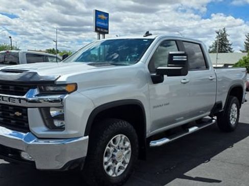 Used 2021 Chevrolet Silverado 3500 LT w/ Convenience Package AWD/4WD image 2
