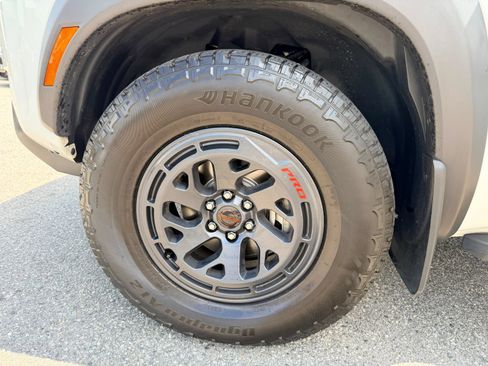 Used 2022 Nissan Frontier PRO-4X AWD/4WD image 39