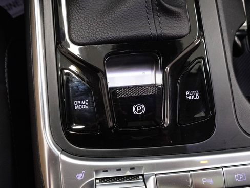 Used 2026 Kia Carnival SX w/ SX Dark Edition Package FWD image 17