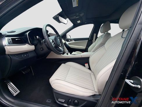 Used 2023 Genesis G70 2.0T w/ Sport Prestige Package RWD image 21