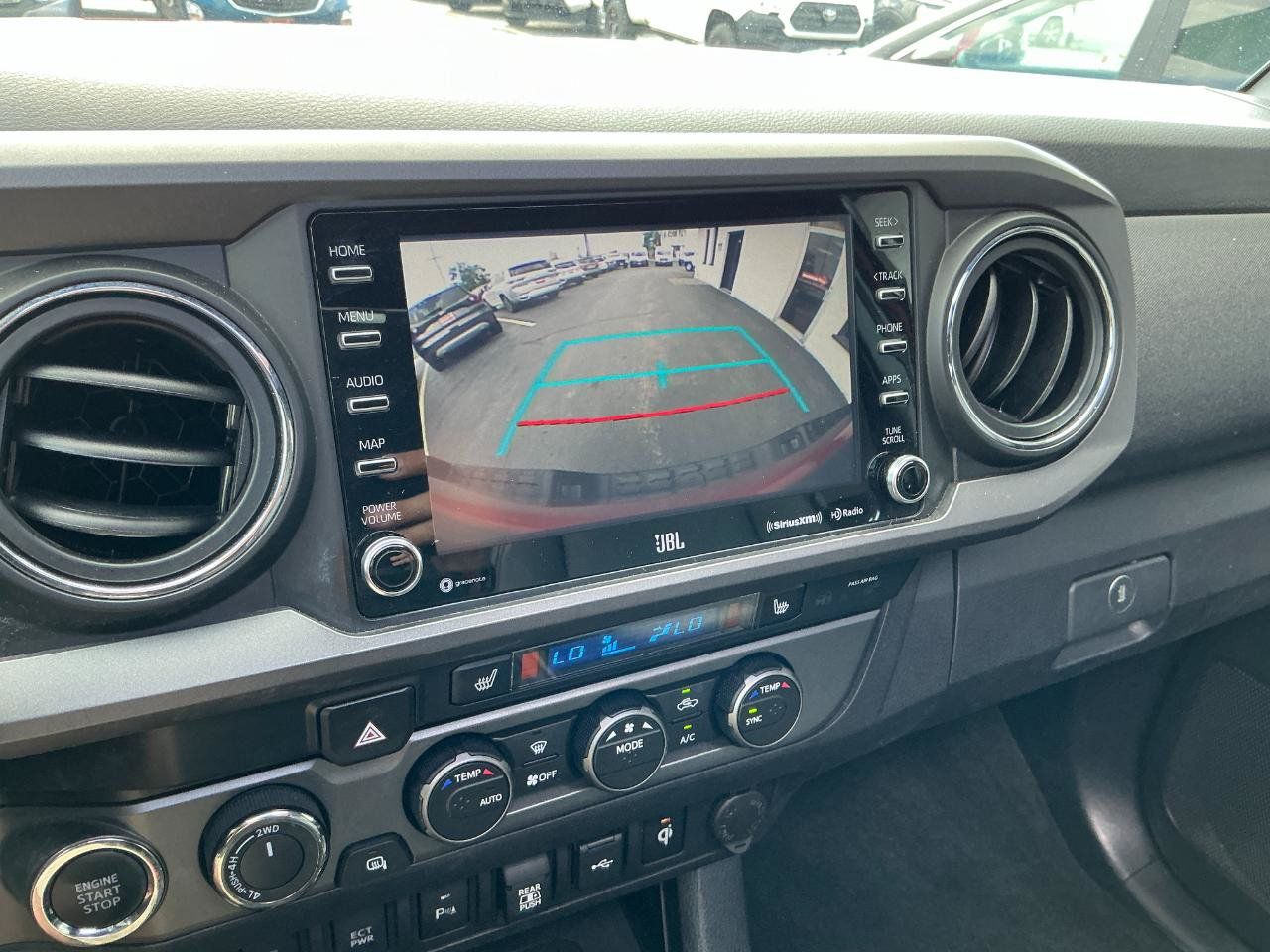 Used 2021 Toyota Tacoma TRD Off-Road w/ TRD Premium Off Road Package AWD/4WD image 19