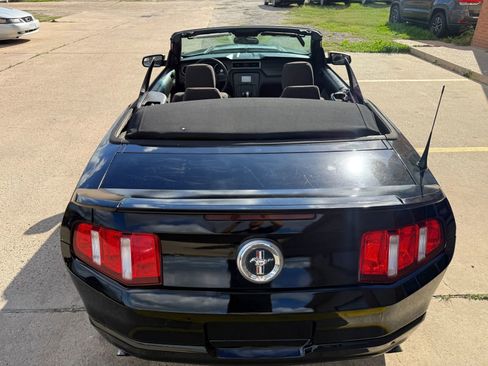 Used 2012 Ford Mustang Convertible image 11