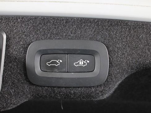 Used 2018 Volvo S90 T5 Momentum w/ Convenience Package image 16