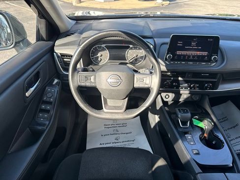 Used 2025 Nissan Rogue SV FWD image 27