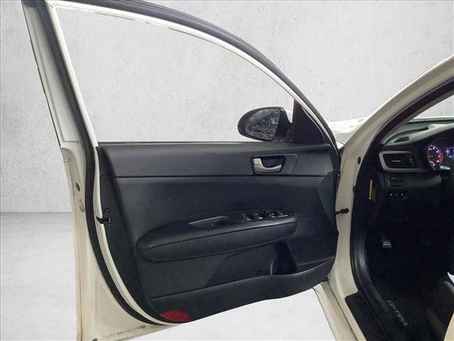 Used 2017 Kia Optima LX w/ Option Group 014 FWD image 10