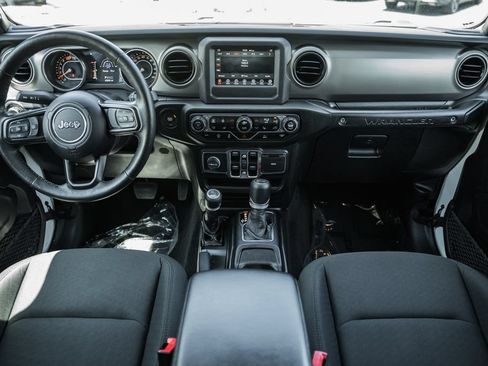 Used 2021 Jeep Wrangler Unlimited Sport AWD/4WD image 19