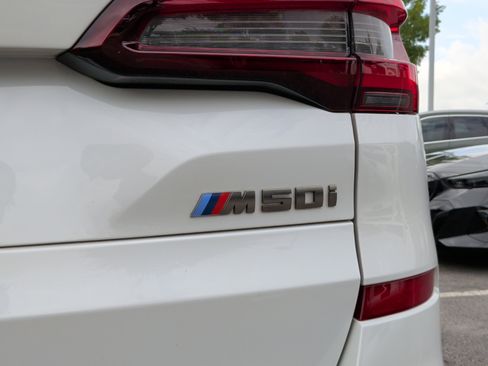 Used 2022 BMW X5 M50i AWD/4WD image 11