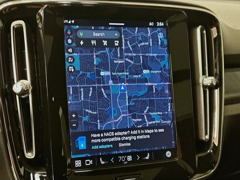 Used 2023 Volvo XC40 Recharge Plus image 22