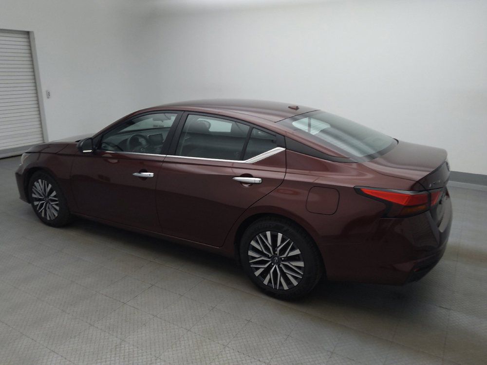 Used 2025 Nissan Altima 2.5 SV FWD image 3