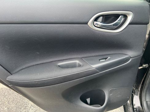Used 2015 Nissan Sentra SV FWD image 22