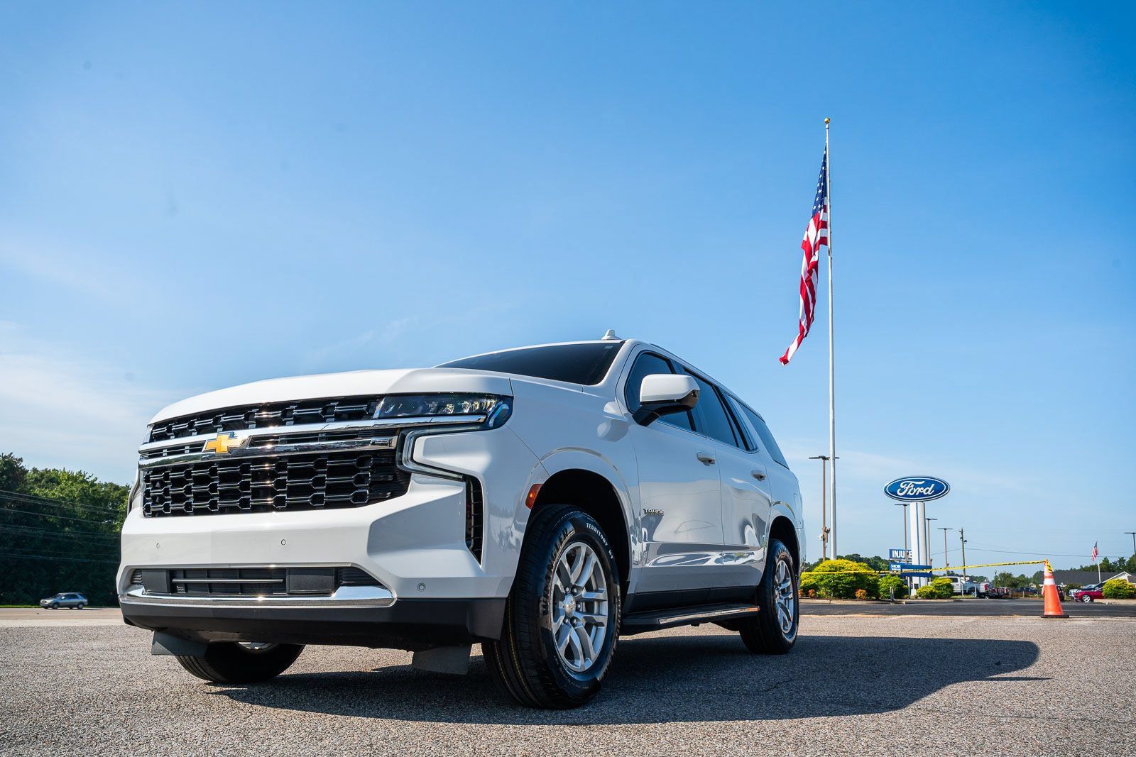 Used 2023 Chevrolet Tahoe LS w/ Driver Alert Package AWD/4WD image 4