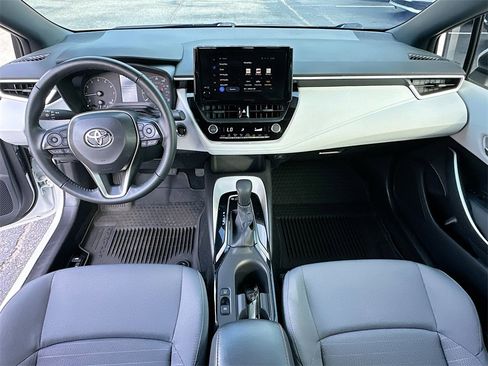 Used 2024 Toyota Corolla SE image 3