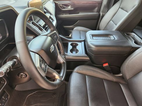 Used 2023 Chevrolet Tahoe Z71 w/ Z71 Off-Road Package AWD/4WD image 12