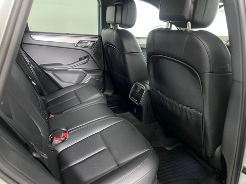 Certified 2026 Porsche Macan AWD/4WD image 26