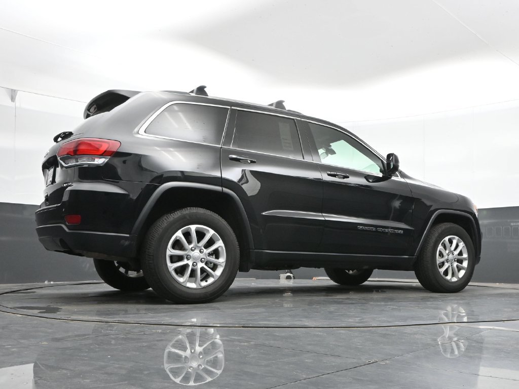 Used 2021 Jeep Grand Cherokee Laredo AWD/4WD image 40