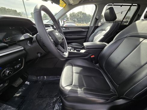 Used 2023 Jeep Grand Cherokee 30th Anniversary image 13