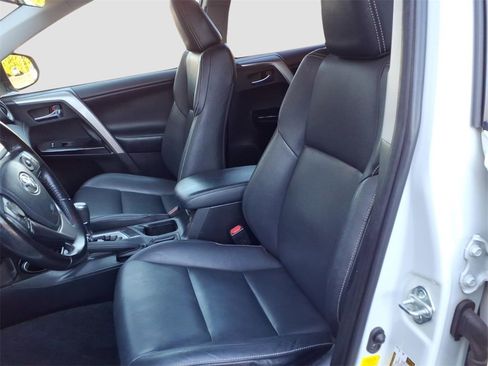 Used 2018 Toyota RAV4 Limited image 16