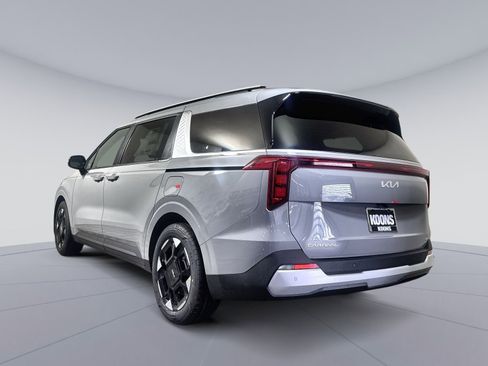 New 2026 Kia Carnival EX FWD image 4